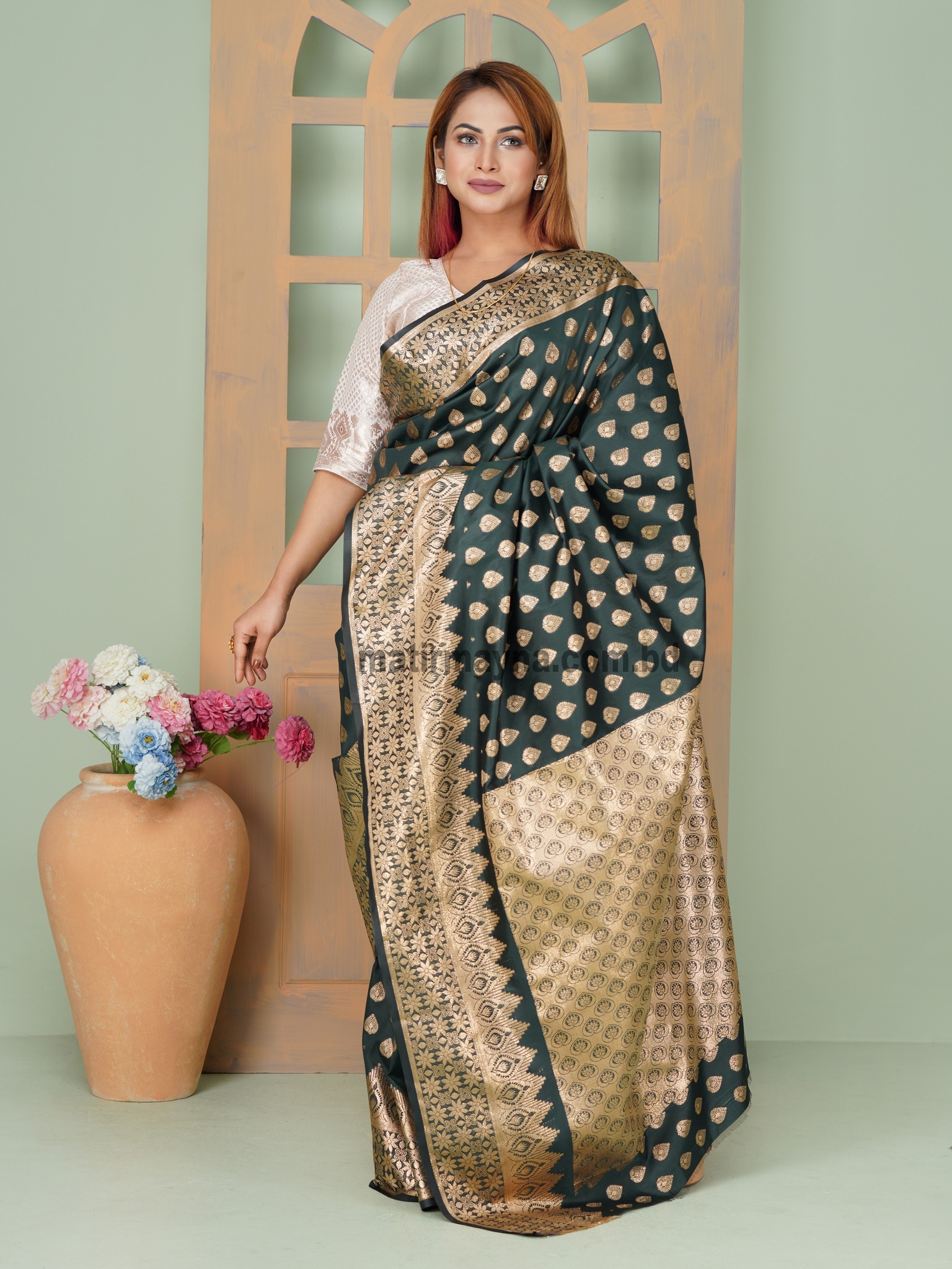 রাজকীয় গ্রিন কাতান সিল্ক শাড়ি  কোড নং 004